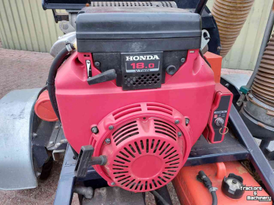 Aspirateur de feuille  Trilo Su60