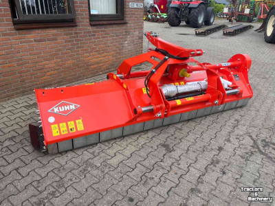 Rotobroyeur Kuhn BPR 305 klepelmaaier front en achter weidebouwmachines
