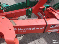 Charrues Kverneland EG 85 4 schaar ploeg met Packomat vorenpakker