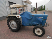 Tracteur Ford 2000