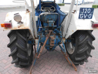 Tracteur Ford 2000