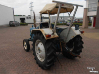 Tracteur Ford 2000