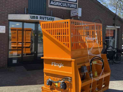 Distributeur de paille pour des logettes Flingk SVV 1250