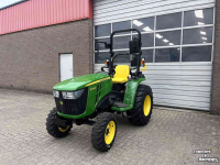 Tracteur pour horticulture John Deere 3038E Compact Tractor