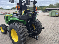 Tracteur pour vignes et vergers John Deere 3038E