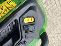 Tracteur pour vignes et vergers John Deere 3038E