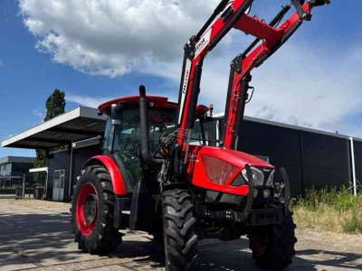Tracteur Zetor Proxima HS 120 Zetor systems voorlader