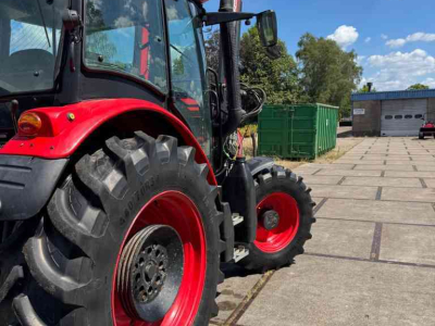 Tracteur Zetor Proxima HS 120 Zetor systems voorlader