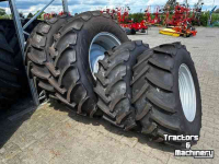 Roues, Pneus, Jantes, Barillets Jumelage Mitas 540/65x34 & 440/65x24 op velgen