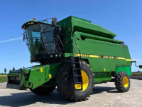 Moissonneuse batteuse John Deere 2066