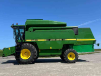 Moissonneuse batteuse John Deere 2066