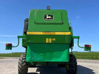 Moissonneuse batteuse John Deere 2066