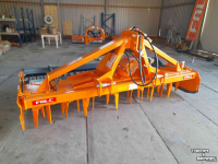 Herse rotative Falc Kratos 3000 rotorkopeg met grote pakkerrol