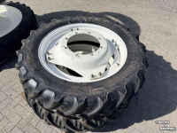 Roues, Pneus, Jantes, Barillets Jumelage BKT 320/85R36 + 300/95R52
