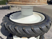 Roues, Pneus, Jantes, Barillets Jumelage BKT 320/85R36 + 300/95R52