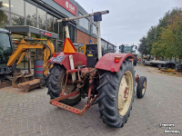 Tracteurs anciens International 383