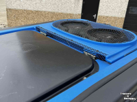 Tracteur pour horticulture New Holland Complete T 4.xxx V Smalspoor Airco Elektra Stoel Lampen