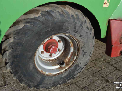 Distributeur de fourrage en bloc Strautmann BVW801