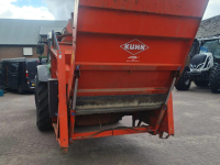 Distributeur de paille pour des logettes Kuhn PRIMOR 2060H STROSTROOIER