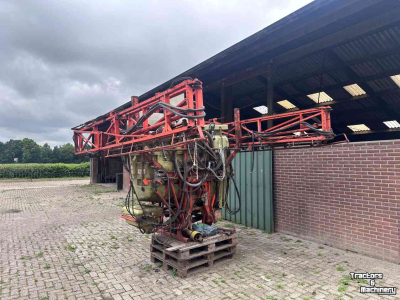 Pulvérisateur Douven 24 meter 1600 liter