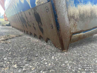 Coupe-blocs d'ensilage AP NP1800 met aanbouw Volvo L30