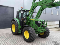 Tracteur John Deere 6120M met 623R Voorlader