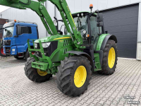 Tracteur John Deere 6120M met 623R Voorlader