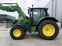 Tracteur John Deere 6120M met 623R Voorlader