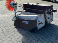 Balayeuses et balayeuses aspirantes Emily Leaer Clean Sweeper