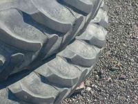 Roues, Pneus, Jantes, Barillets Jumelage Alliance 13.6r48