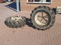 Tracteur Molcon DUBBELLUCHT 5 PUNTS MOLCON 420/70R24