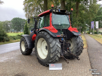 Tracteur Valtra Valtra T 190     (rood)