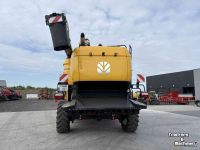 Moissonneuse batteuse New Holland CX 8.70