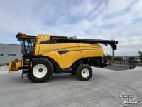 Ensileuse automotrice New Holland CX 8.70