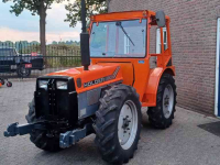 Tracteur pour vignes et vergers Holder 860