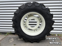 Roues, Pneus, Jantes, Barillets Jumelage BKT Set Bkt Agrimax banden 420/85R34 en 340/85R24 gemonteerd op verstelbare velgen