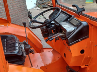 Tracteur pour vignes et vergers Holder 860