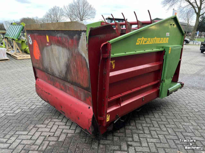 Distributeur de fourrage en bloc Strautmann BVW blokkenwagen