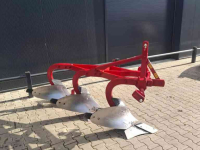 Charrues YT Agri 3 schaar rondgaande ploeg ex demo machine!