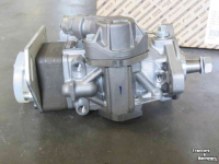 Moissonneuse batteuse New Holland Brandstofpomp HW Zwadmaaier parts nr:2852853