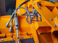 Machine à couper des betteraves Flingk BRS 1000 bietensnijder / reiniger