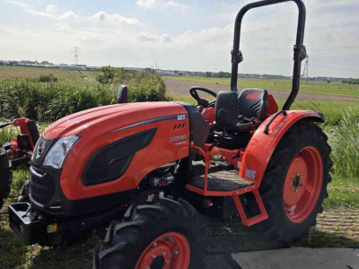 Tracteur Kioti DK 6020 Hydro shuttle met machine aanbieding Concept Agri