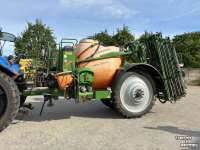 Pulvérisateur trainé Amazone UX 3200 Special