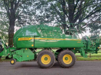Presses John Deere L624