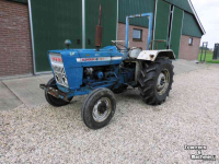 Tracteur Ford 2000