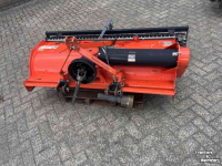 Fraise à rotation inversée Kubota TST 150 Overtopfrees