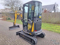 Mini pelleteuse New Holland E19D
