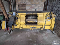 Ensileuse automotrice New Holland FR 9080