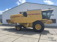 Moissonneuse batteuse New Holland TX36