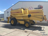 Moissonneuse batteuse New Holland TX36